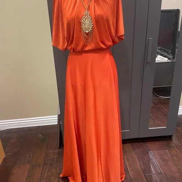 Vintage 1970’s Beautiful High Neck Orange Gown With Attached Overlay - Picture 2 of 12